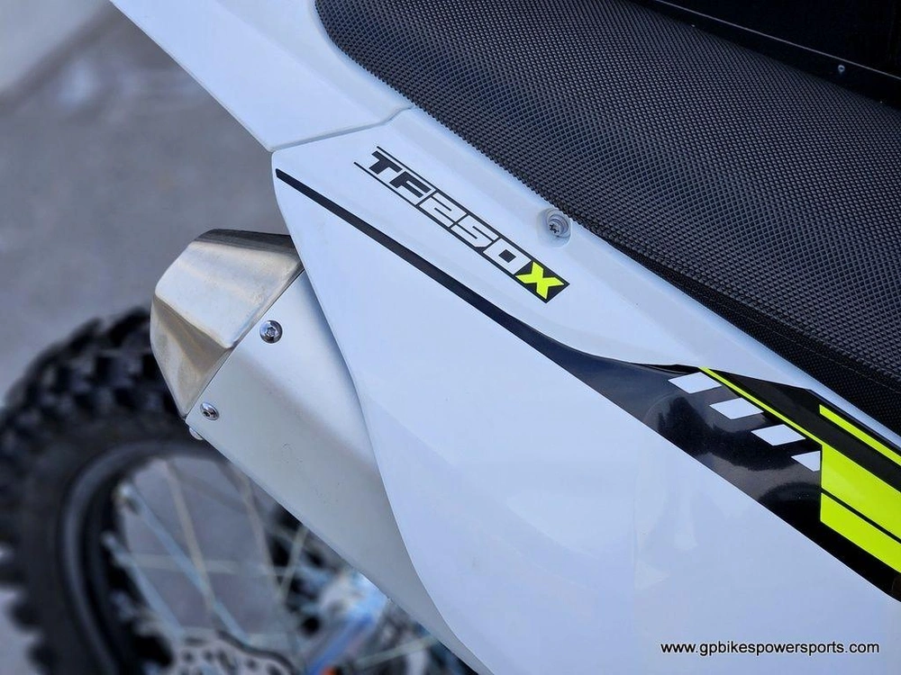 2025 Triumph Tf 250-x Jet Black/pure White