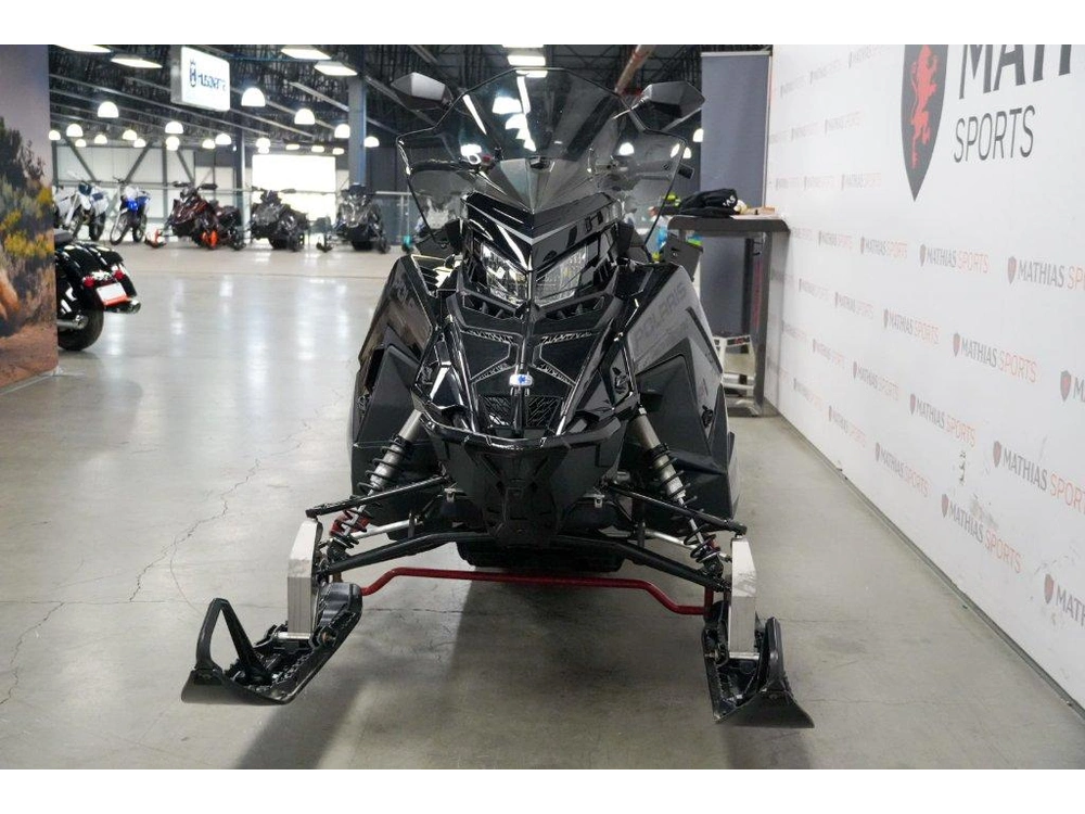 2027 Polaris 850 Titan Adv Ultmt 1.8 Blk alt
