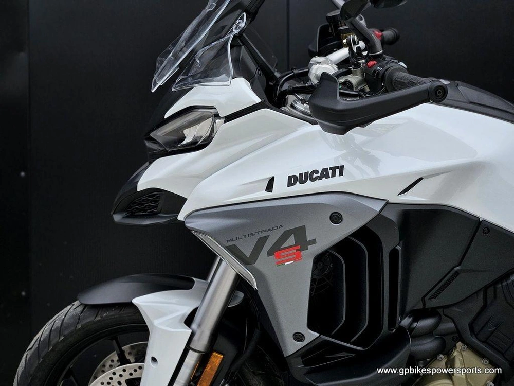 2026 Ducati Multistrada V4 S Travel & Radar Arctic White