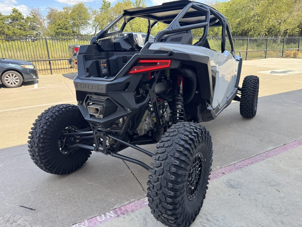 2026 Polaris Rzr Pro R 4 Ultimate Ghost White Metallic Ultimate Ultimate