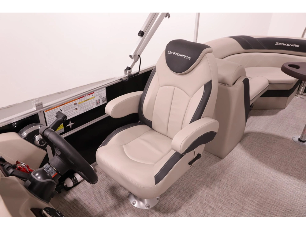 2023 Berkshire 22' Radius Pontoon W/ 90hp - Easy Financing alt