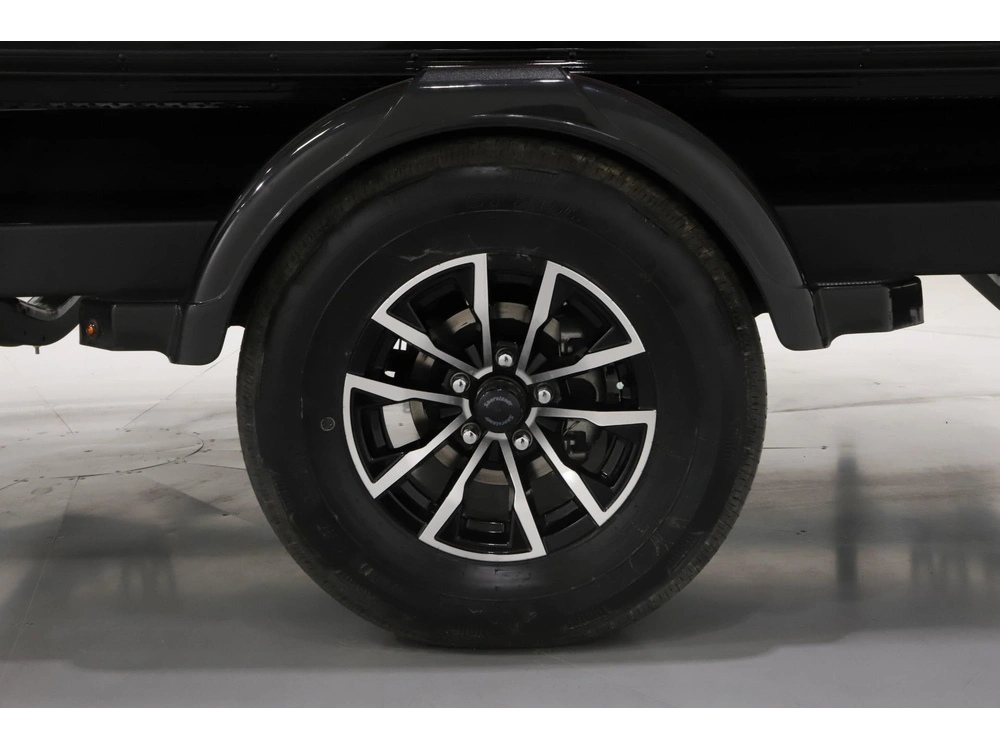 2026 Lund Boat Co 1875 Crossover Xs alt