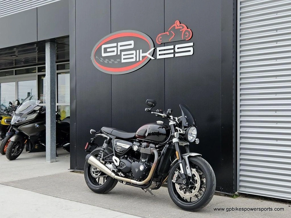 2024 Triumph Speed Twin 1200 Stealth Edition