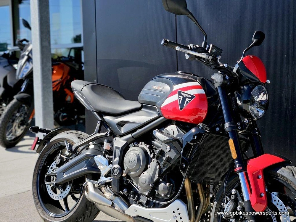 2025 Triumph Trident 660 Diablo Red/sapphire Black