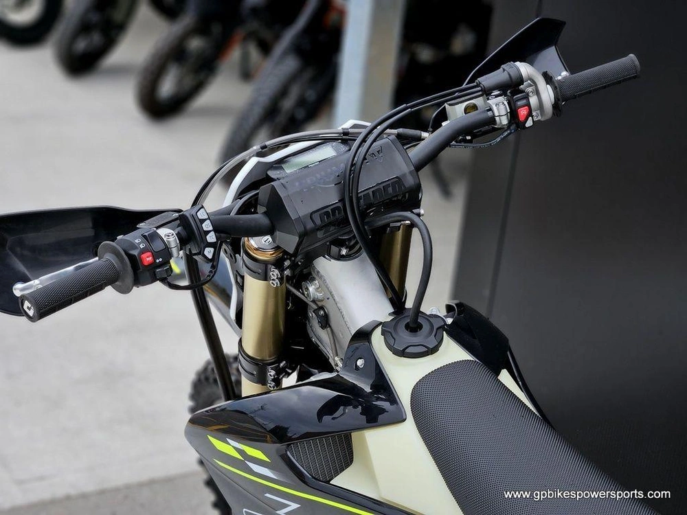2026 Triumph Tf 450-e Jet Black/pure White