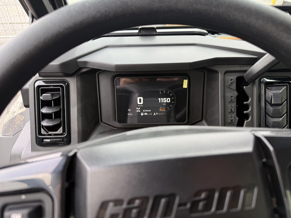 2027 Can-am Defender Limited Cab Hd11 alt