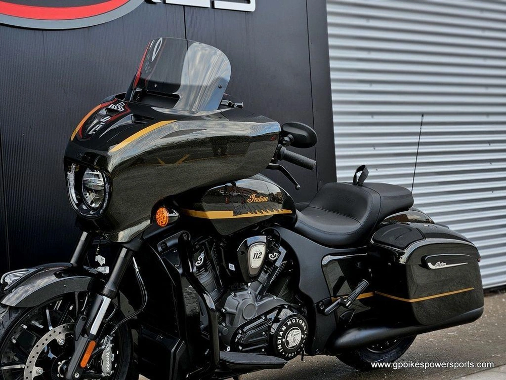 2026 Indian Motorcycle Chieftain® Powerplus Dark Horse® 112 W/powerband Black Crystal W/black Meta