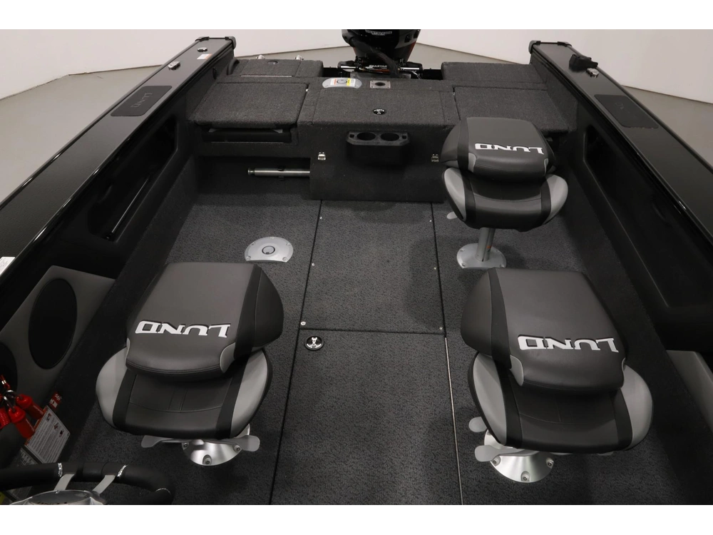 2026 Lund Boat Co 1875 Crossover Xs alt