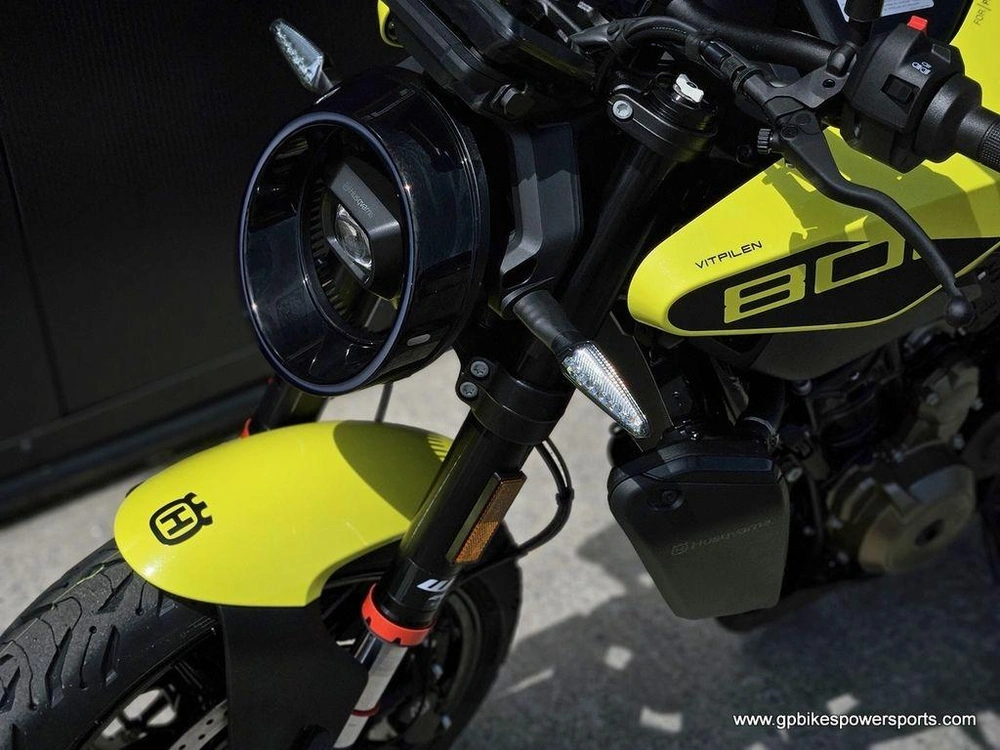 2025 Husqvarna Vitpilen 801