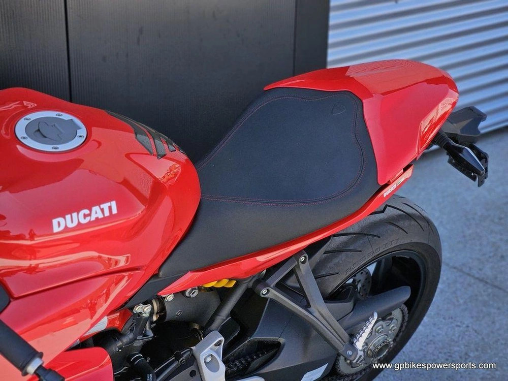 2023 Ducati Supersport 950 Ducati Red