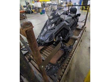 2024 Polaris 650 Indy Adventure 137 alt