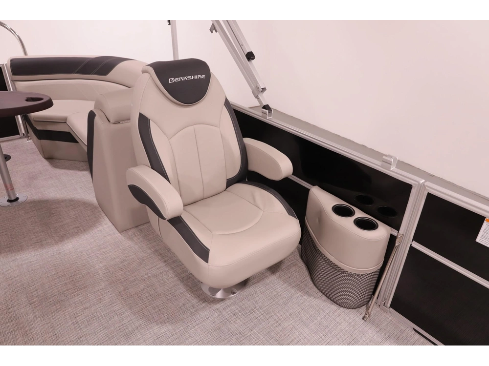 2023 Berkshire 22' Radius Pontoon W/ 90hp - Easy Financing alt