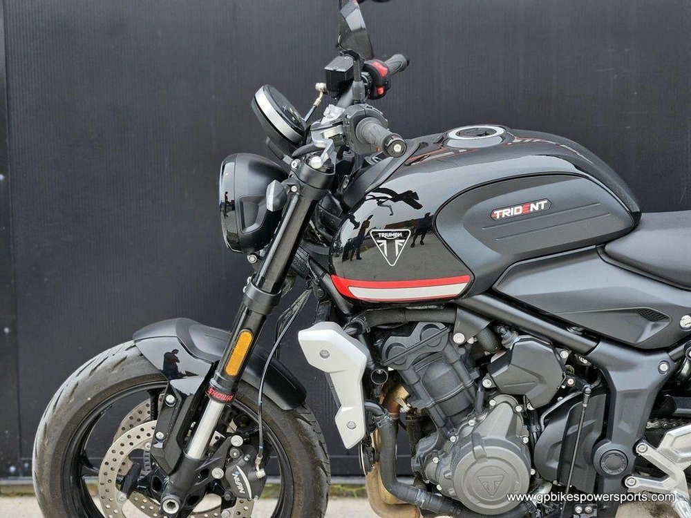 2024 Triumph Trident 660 Sapphire Black