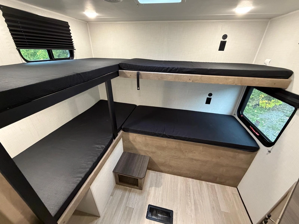 2027 Keystone Rv Springdale 2880brs alt