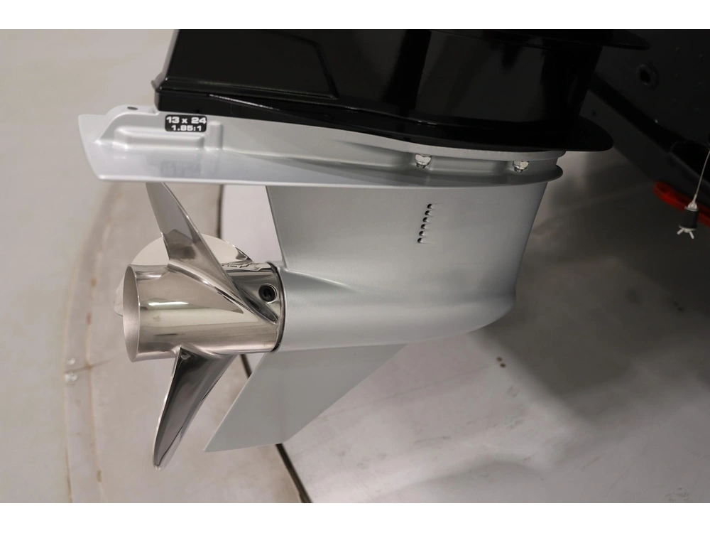 2026 Lund Boat Co 1875 Crossover Xs alt