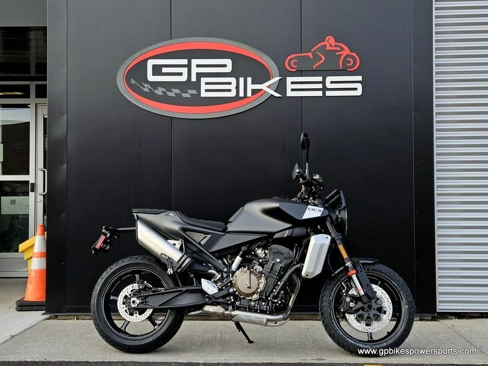2025 Husqvarna Svartpilen 801