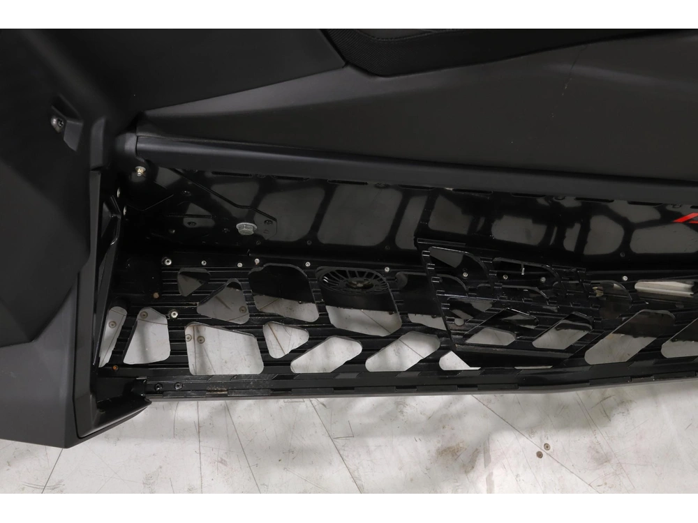 2025 Polaris Prostar S4 Indy Adventure 137 alt