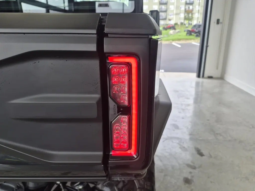 2026 Can-am Defender Xt Cab Hd11
