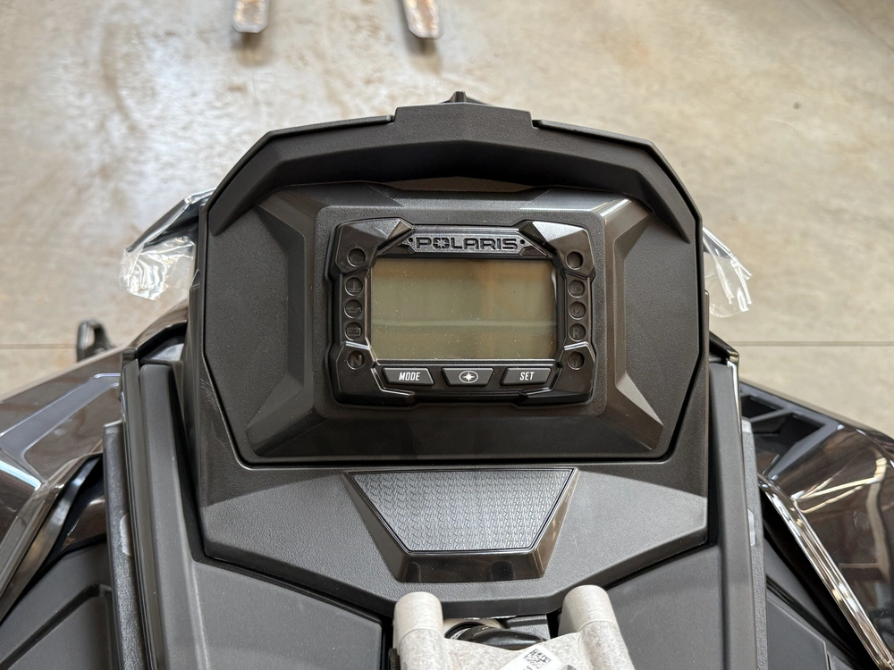 2027 Polaris Prostar S4 Titan Adventure 155 Es