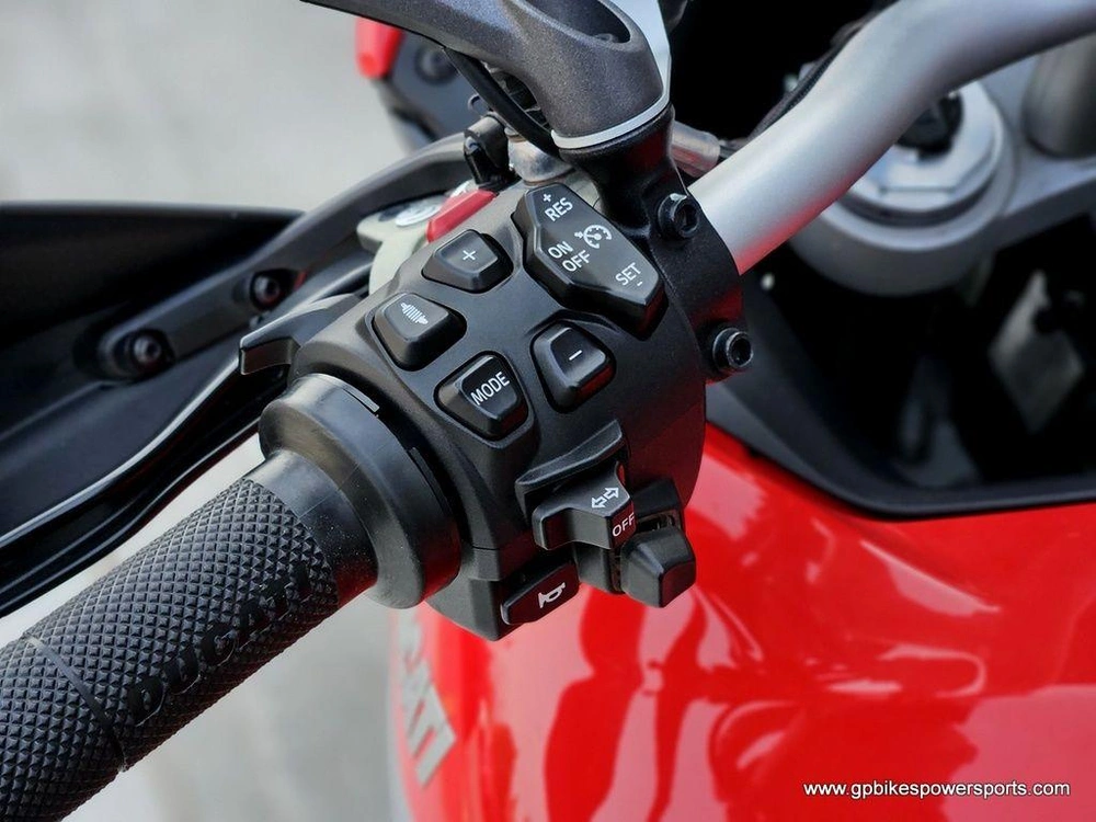 2024 Ducati Multistrada V4 S Travel & Radar Red