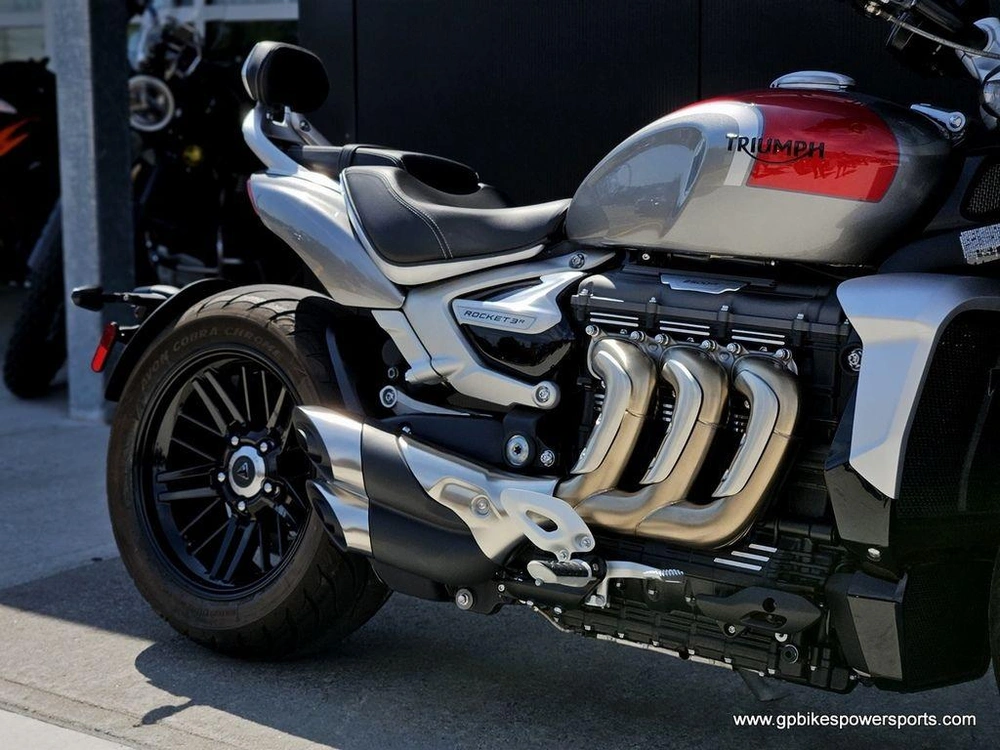 2023 Triumph Rocket 3 R Silver Ice Cranberry Red