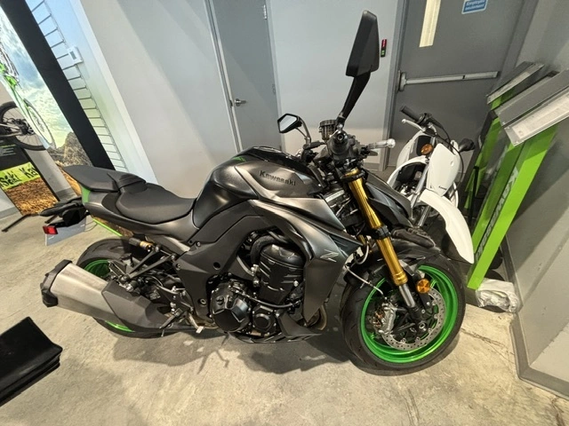 Kawasaki Z1100 Z1100 Zr1100 Z Zr 1100 Se Z1000 Z 1000 - Mt10 Z900 2026 alt