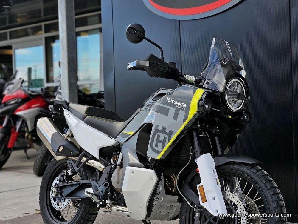 2025 Husqvarna Norden 901