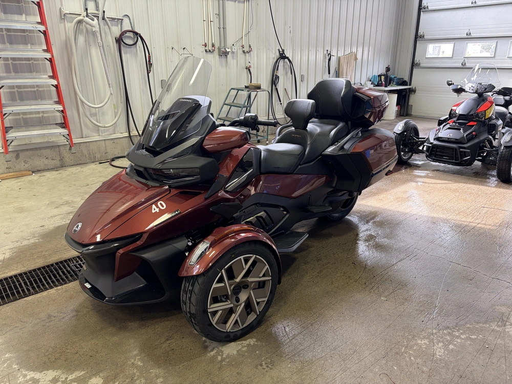 Can-am Spyder Rt Ltd Sea-to-sky 2026 alt