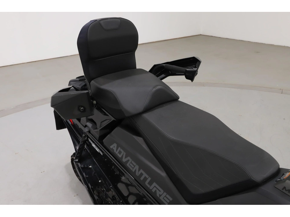 2024 Polaris 650 Indy Adventure 137 alt