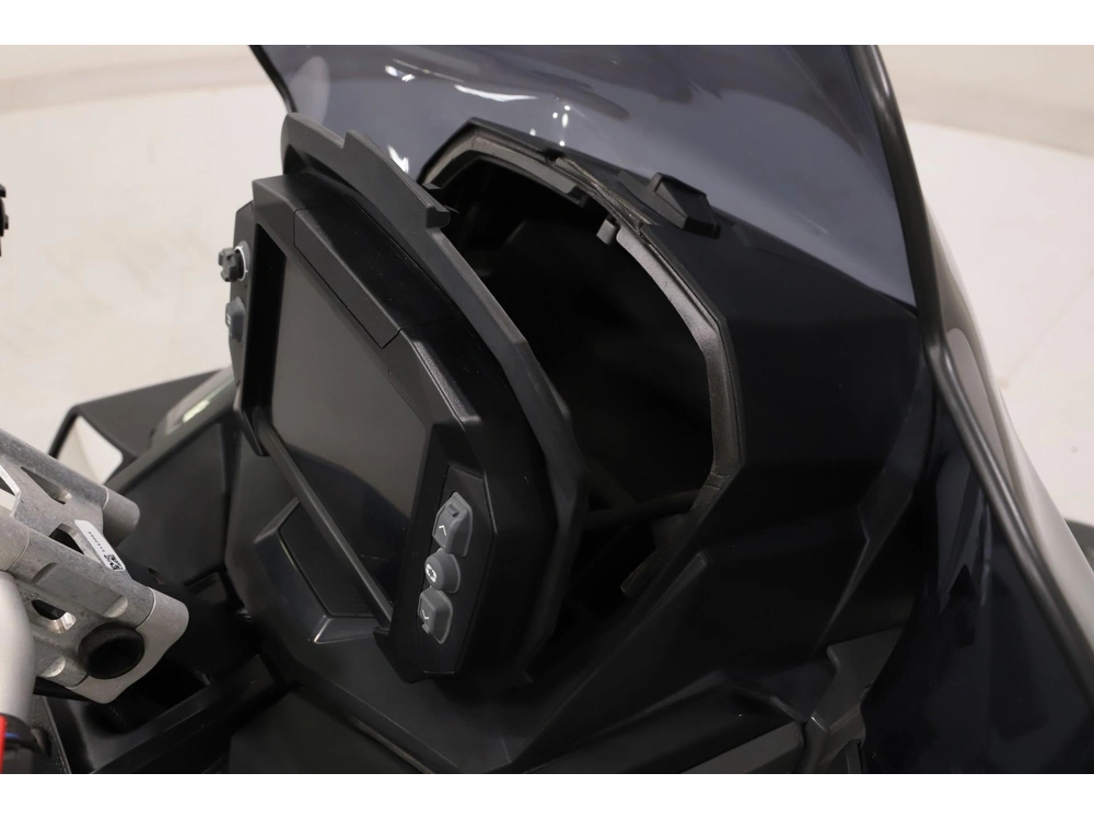 2024 Polaris 650 Indy Adventure 137 alt