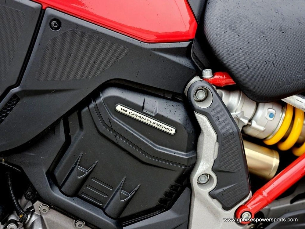 2022 Ducati Multistrada V4s Ducati Red / Forged Wheels