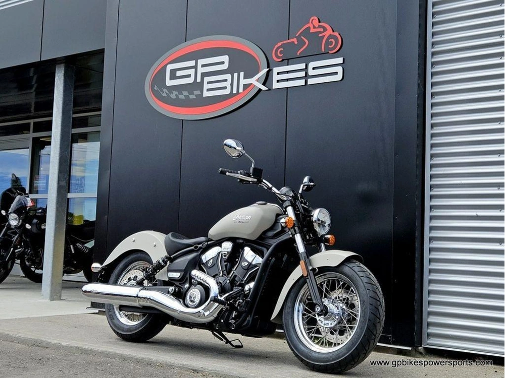 2025 Indian Motorcycle Scout® Classic Limited + Tech Silver Quartz Smoke