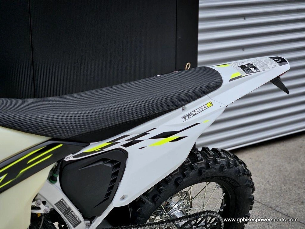2026 Triumph Tf 450-e Jet Black/pure White