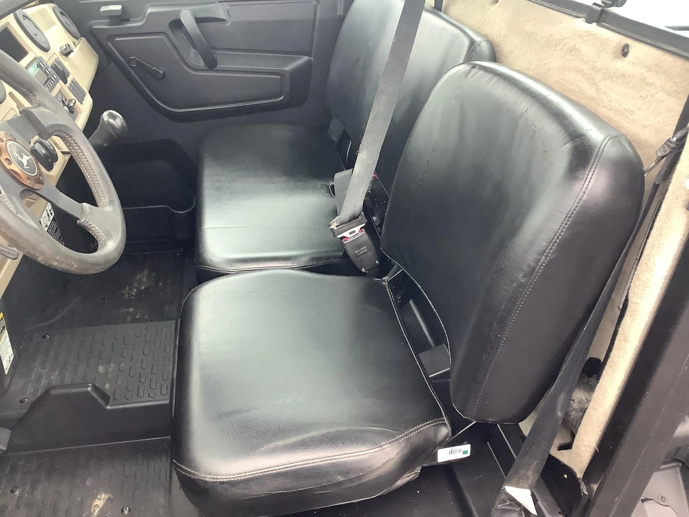 2024 John Deere Gator 835r alt