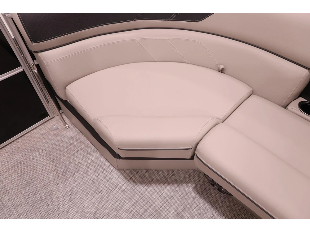 2023 Berkshire 22' Radius Pontoon W/ 90hp - Easy Financing alt