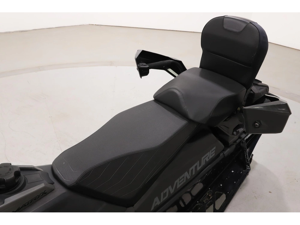 2024 Polaris Prostar S4 Indy Adventure 137 alt