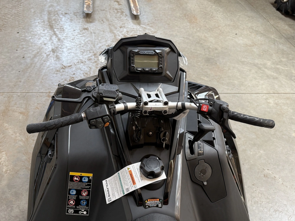 2027 Polaris Prostar S4 Titan Adventure 155 Es