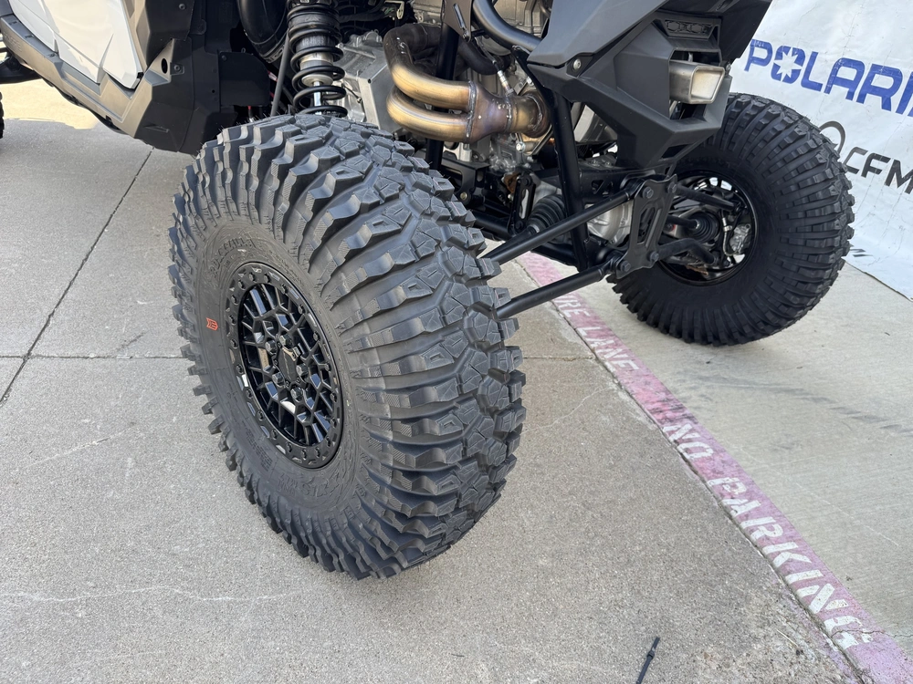 2026 Polaris Rzr Pro R 4 Ultimate Ghost White Metallic Ultimate Ultimate