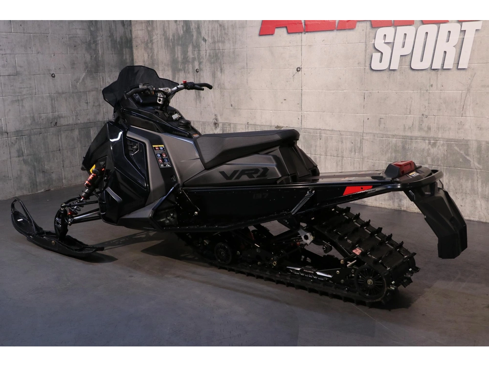 2027 Polaris 650 Indy Vr1 Dynamix 137 Snowcheck (exclusif)