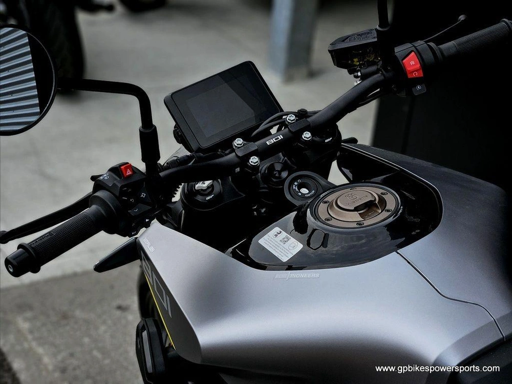 2025 Husqvarna Vitpilen 801