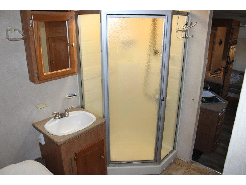 2009 Forest River Flagstaff 8528bhss alt