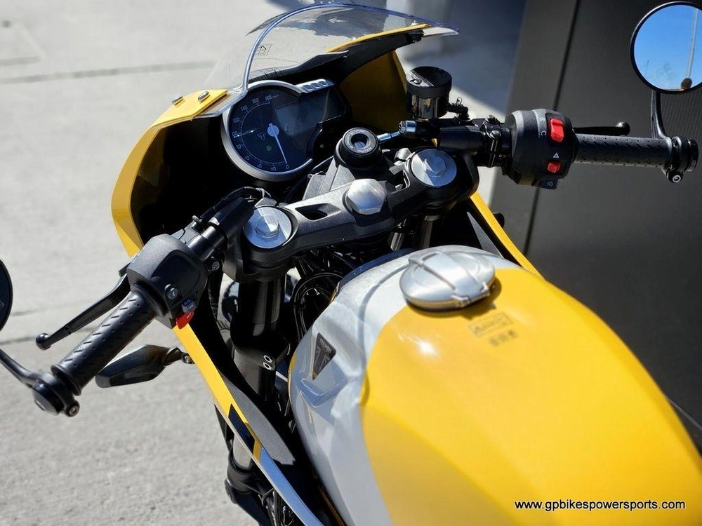 2026 Triumph Thruxton 400 Yellow/silver