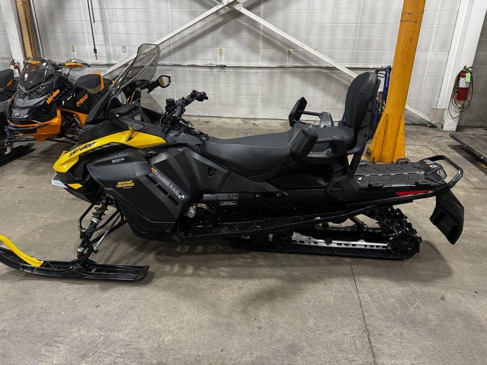 2027 Ski-doo Grand Touring Sport 900 Ace 137 Es S-rip 1.25 S_lev_4.5"_yllw