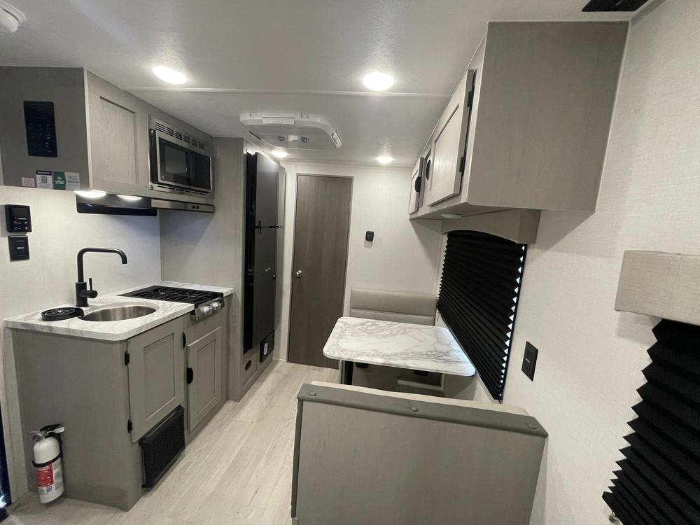 2026 Coachmen Clipper 17fq