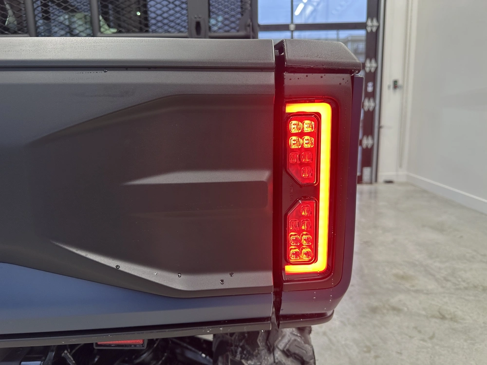 2027 Can-am Defender Limited Cab Hd11 alt