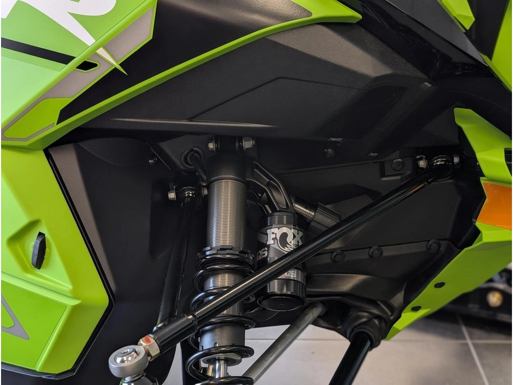 2027 Arctic Cat Zr 858 137 Eps Cn Grn Direction Assistée Suspension Fox Atac Écran Garmin El Tigre alt