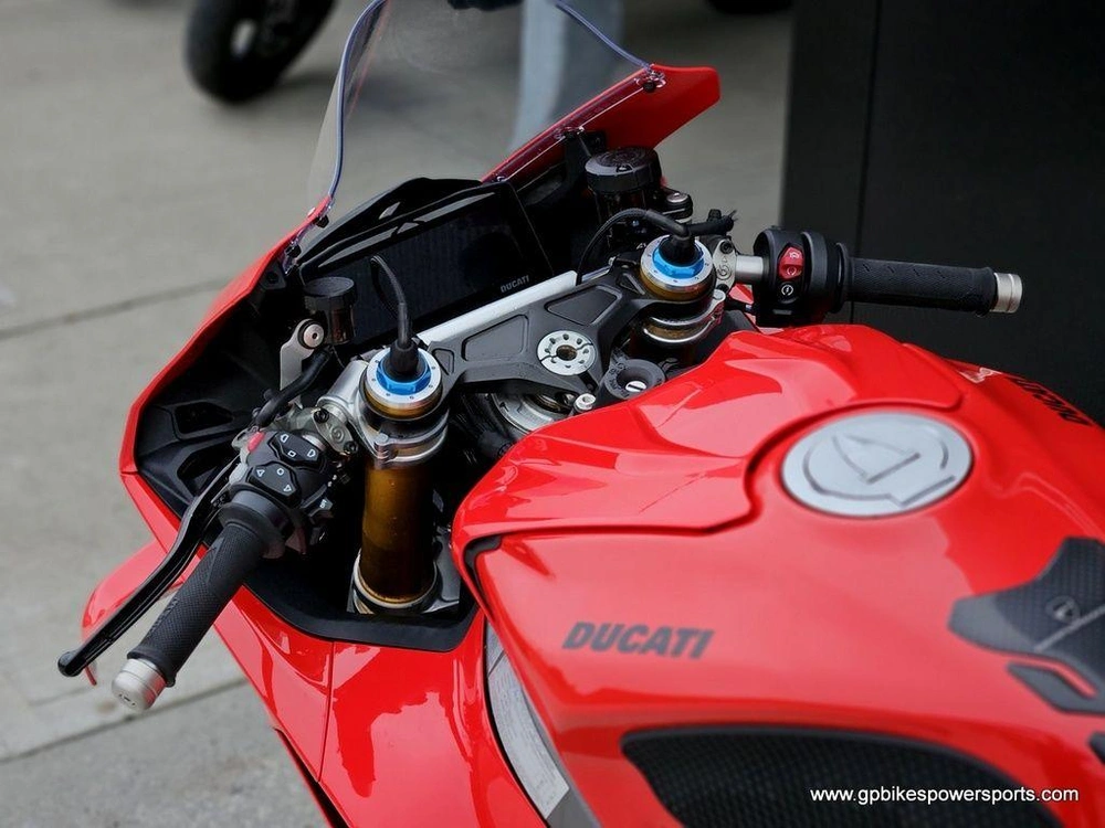 2025 Ducati Panigale V4 S Ducati Red