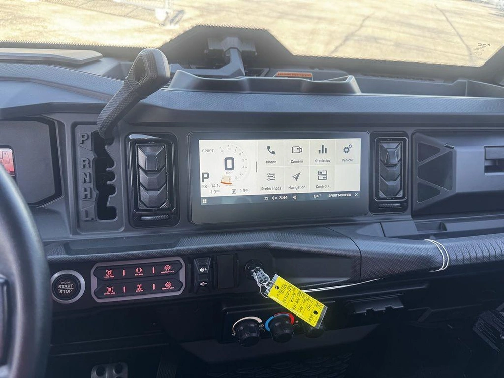 2026 Can-am Defender Max Limited Hd11