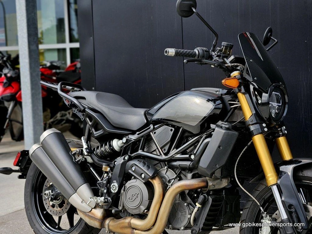 2019 Indian Motorcycle Ftr™ 1200 S Titanium Metallic Over Thunder Black Pearl