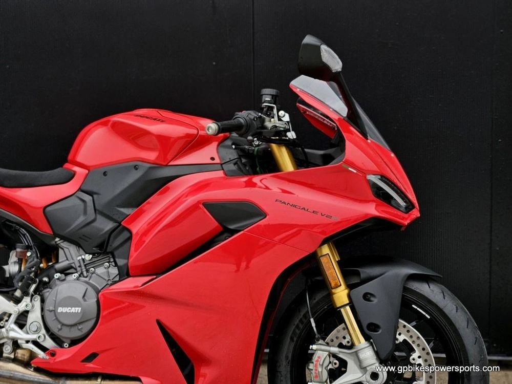 2026 Ducati Panigale V2 S Red